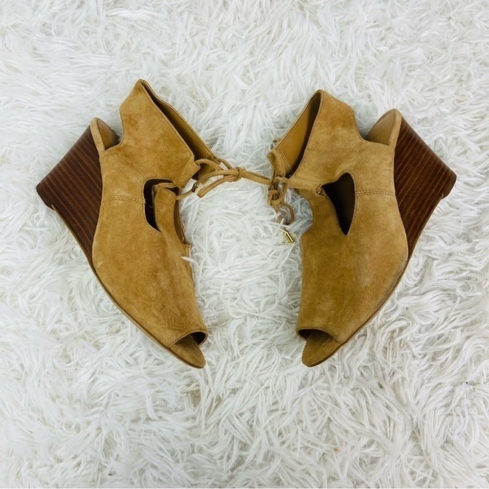 LAUREN RALPH LAUREN tan camel 100% sheep leather open toe suede wedge heels 6.5